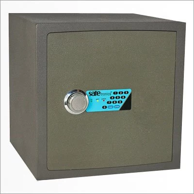 Взломостойкий сейф Safetronics NTR-39Es
